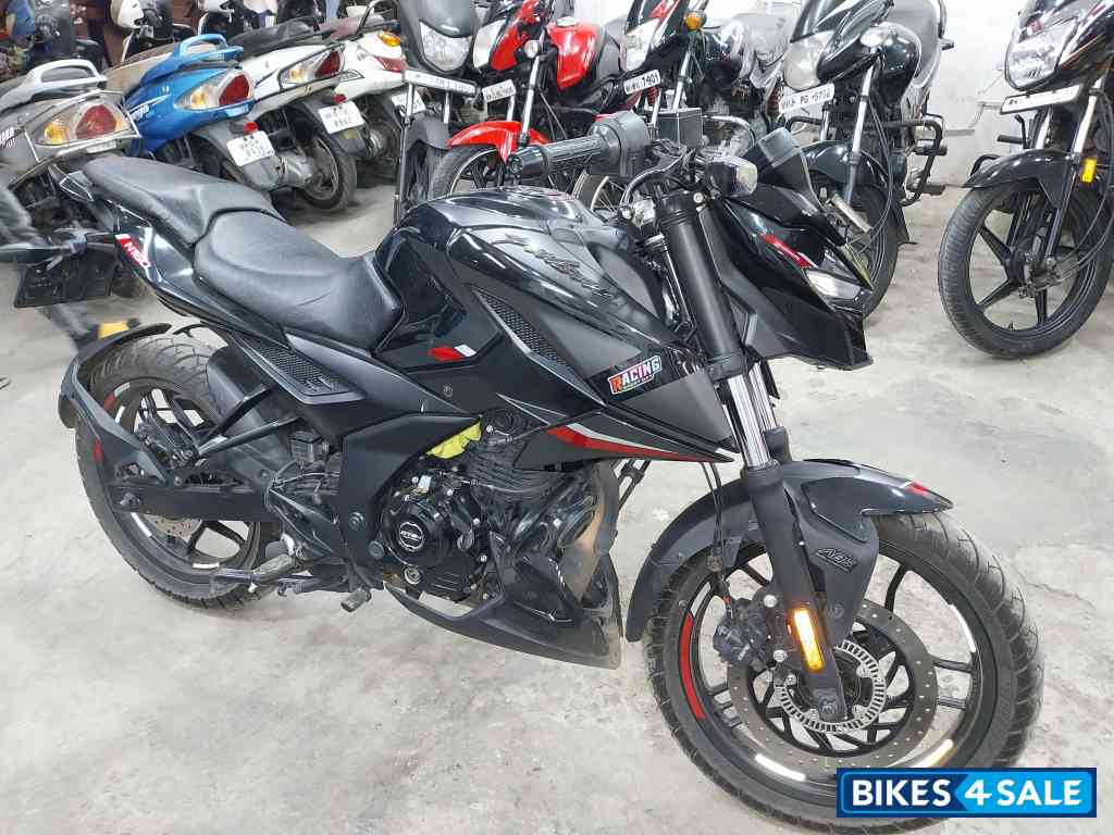 Bajaj Pulsar N160