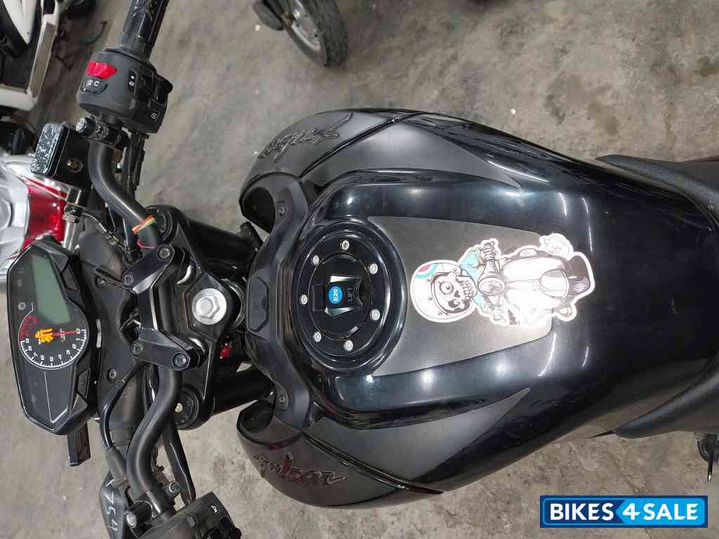 Bajaj Pulsar N160