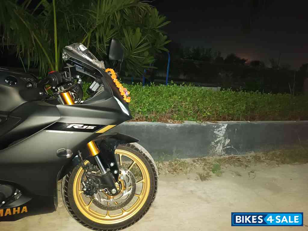 Yamaha R15 V4