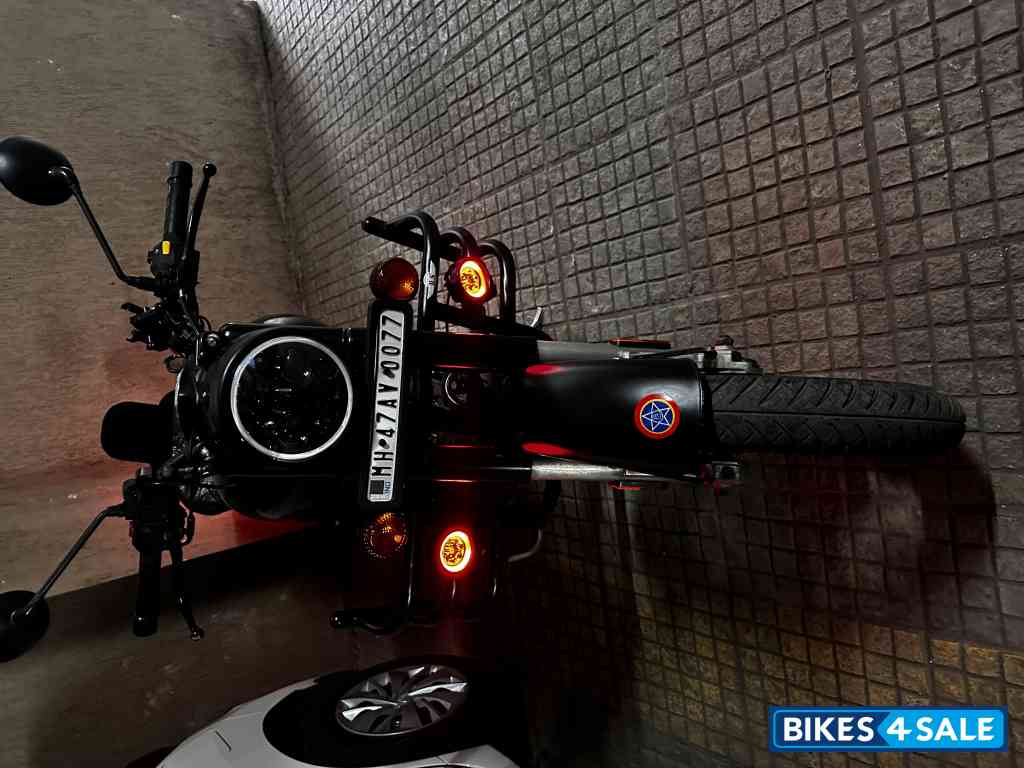 Royal Enfield Classic Stealth Black