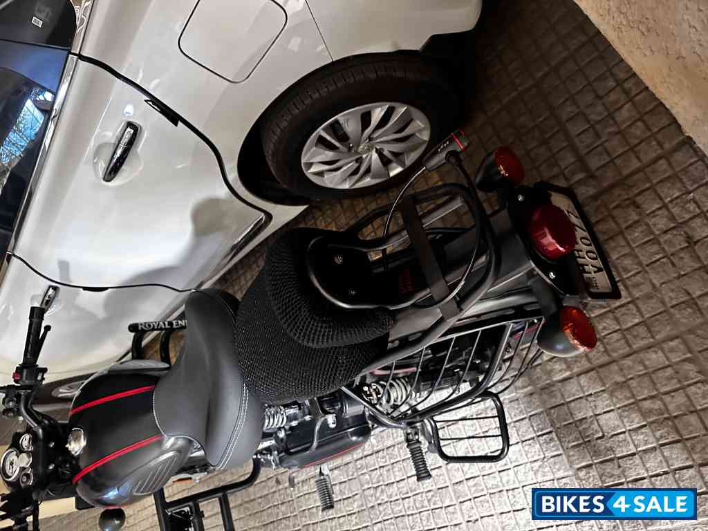 Royal Enfield Classic Stealth Black