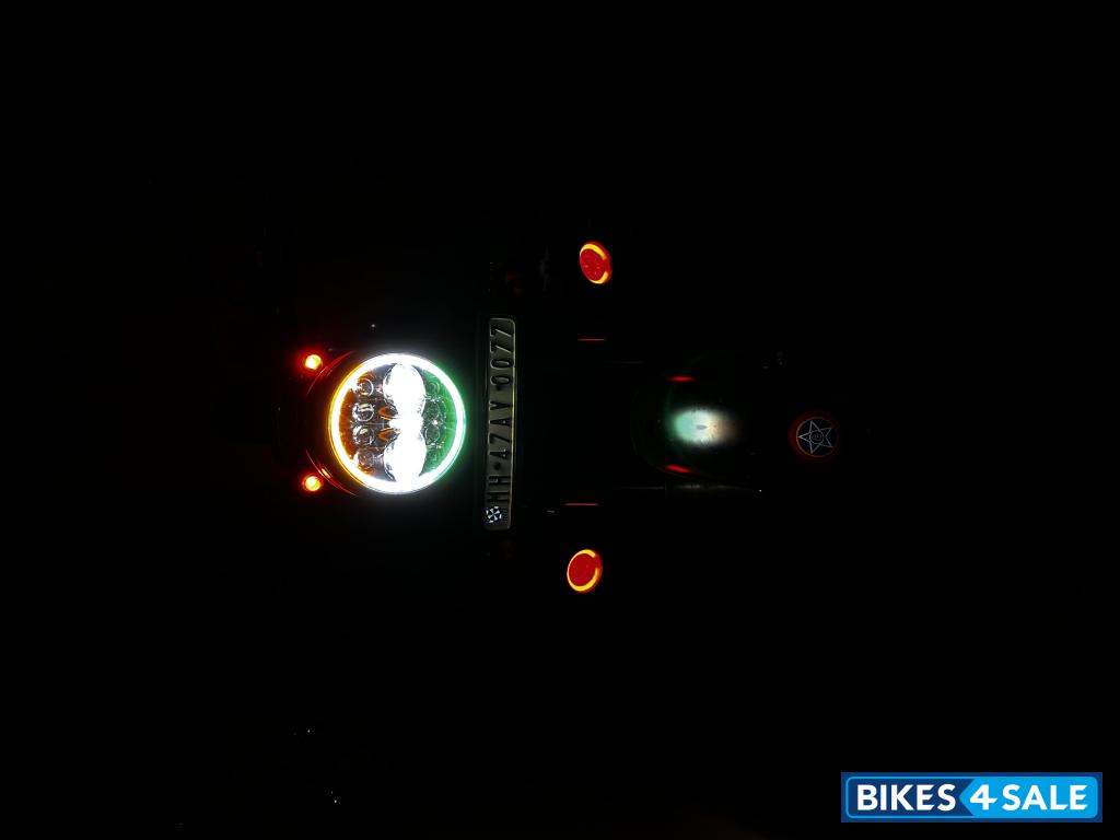 Royal Enfield Classic Stealth Black