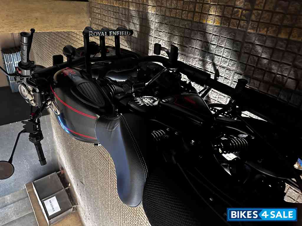 Royal Enfield Classic Stealth Black