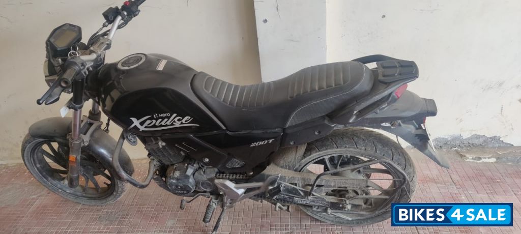 Black Hero XPulse 200T