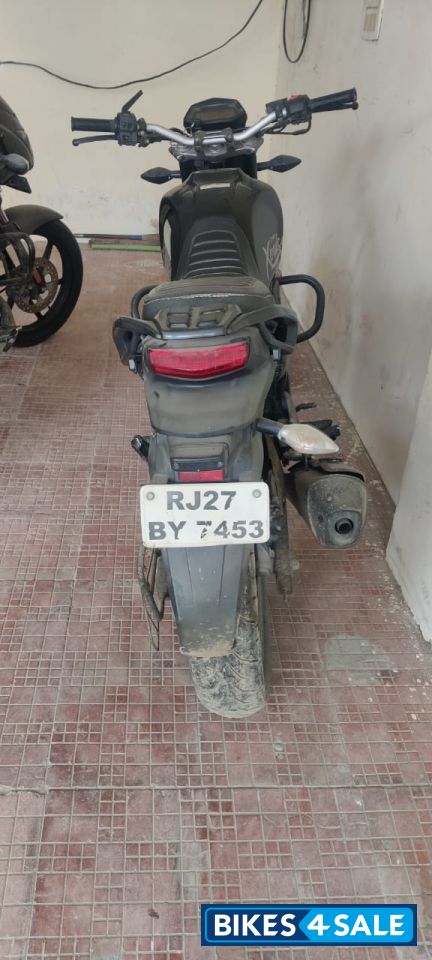 Black Hero XPulse 200T