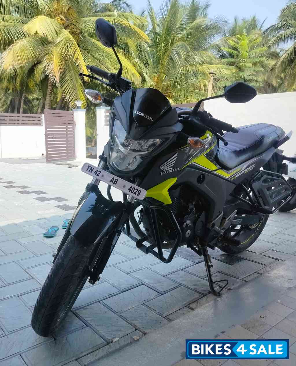 Honda CB Hornet 160R