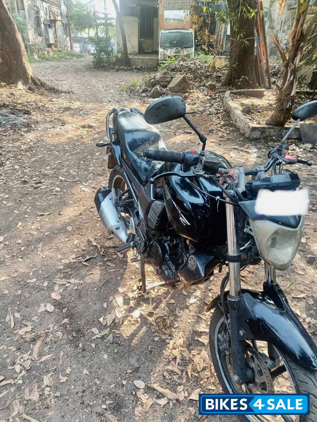 Black Yamaha FZ16