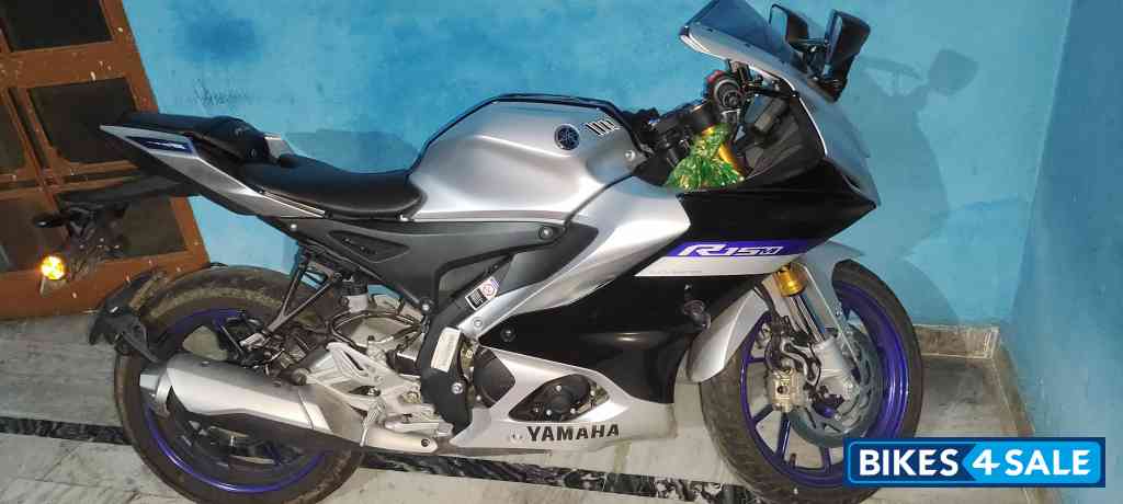 Yamaha R15M