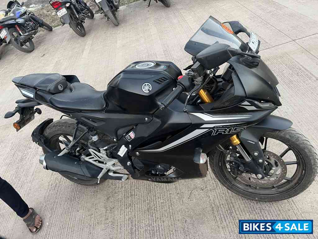 Yamaha R15 V4