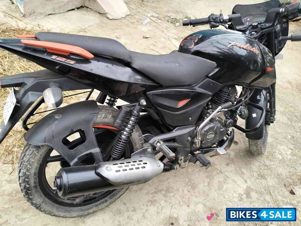 Orange Bajaj Pulsar 125 Split Seat