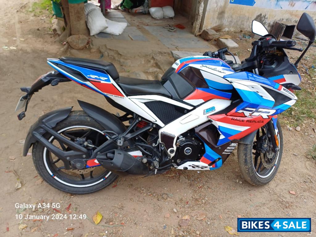Bajaj Pulsar RS 200