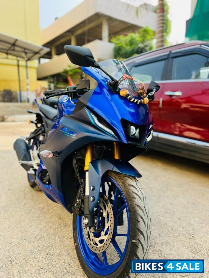 Yamaha R15 V4