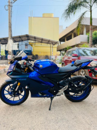 Yamaha R15 V4