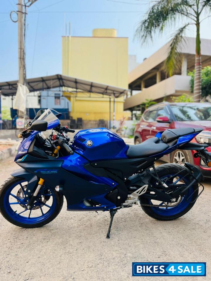 Yamaha R15 V4