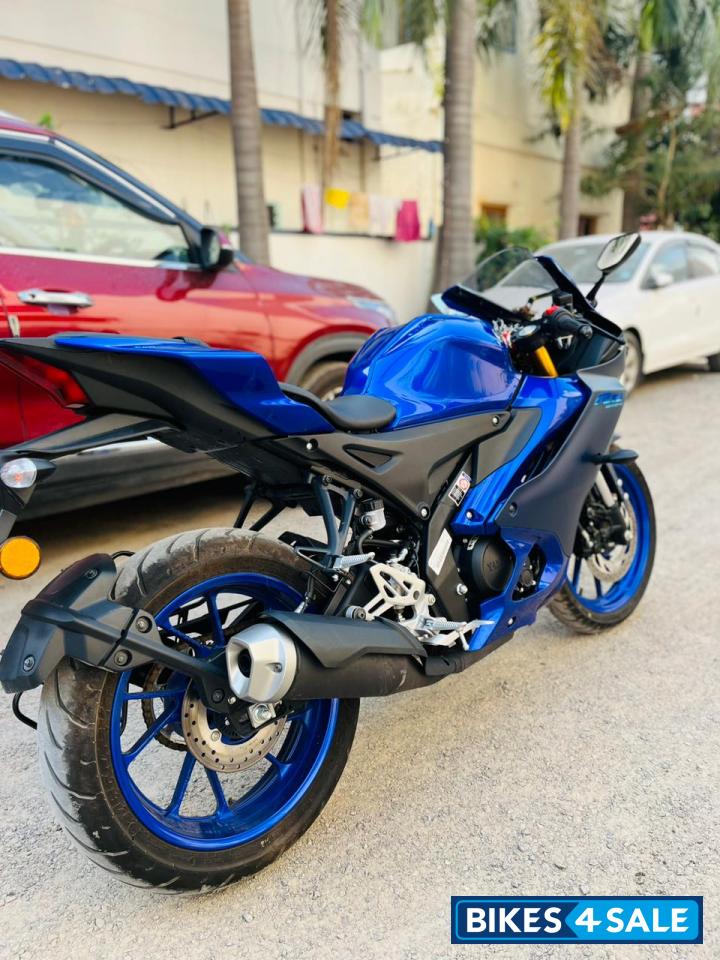 Yamaha R15 V4