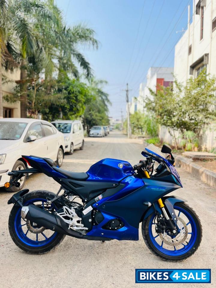 Yamaha R15 V4