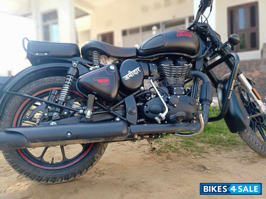 Royal Enfield Classic Stealth Black