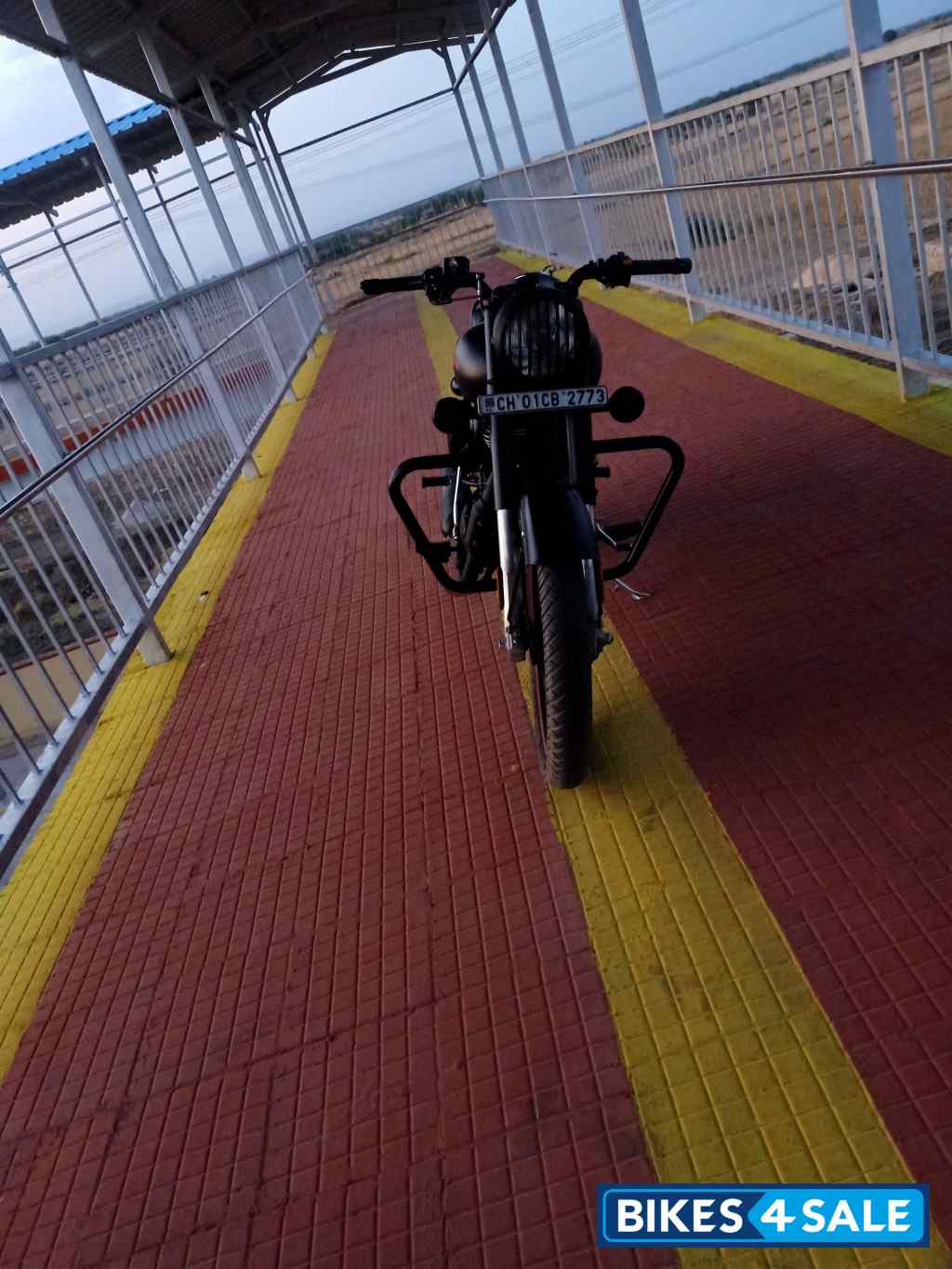 Royal Enfield Classic Stealth Black