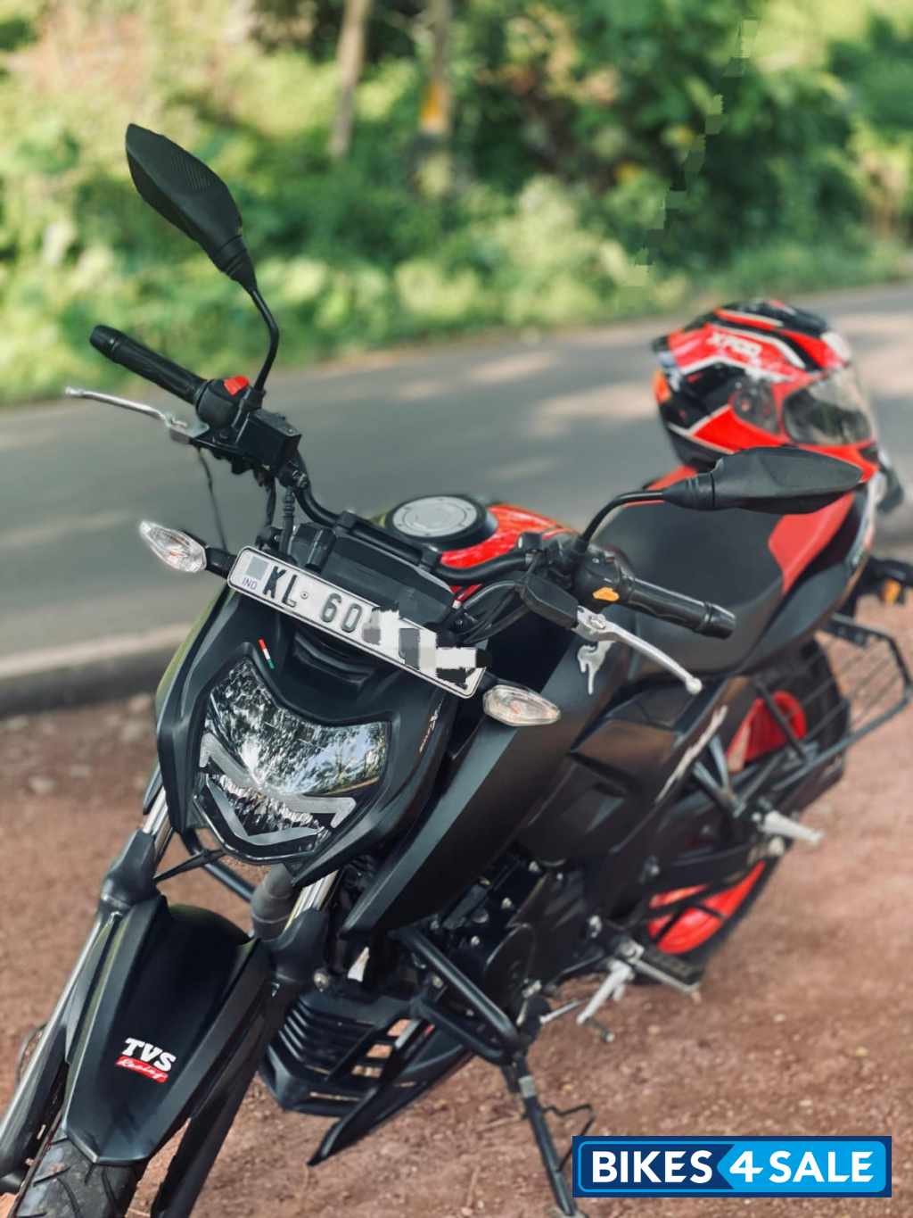 Red And Black TVS Apache RTR 160 4V Special Edition