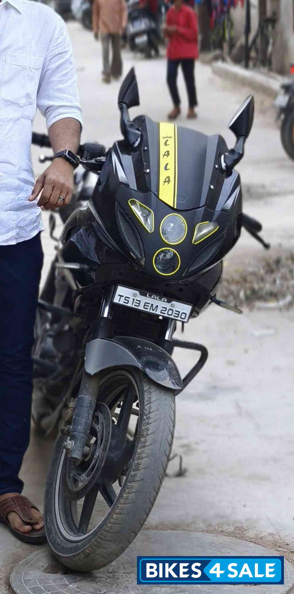 Bajaj Pulsar 220 DTSFi