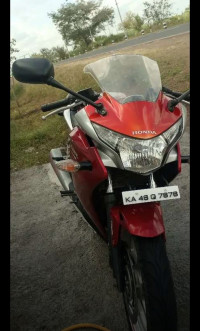 Red Honda CBR 250R