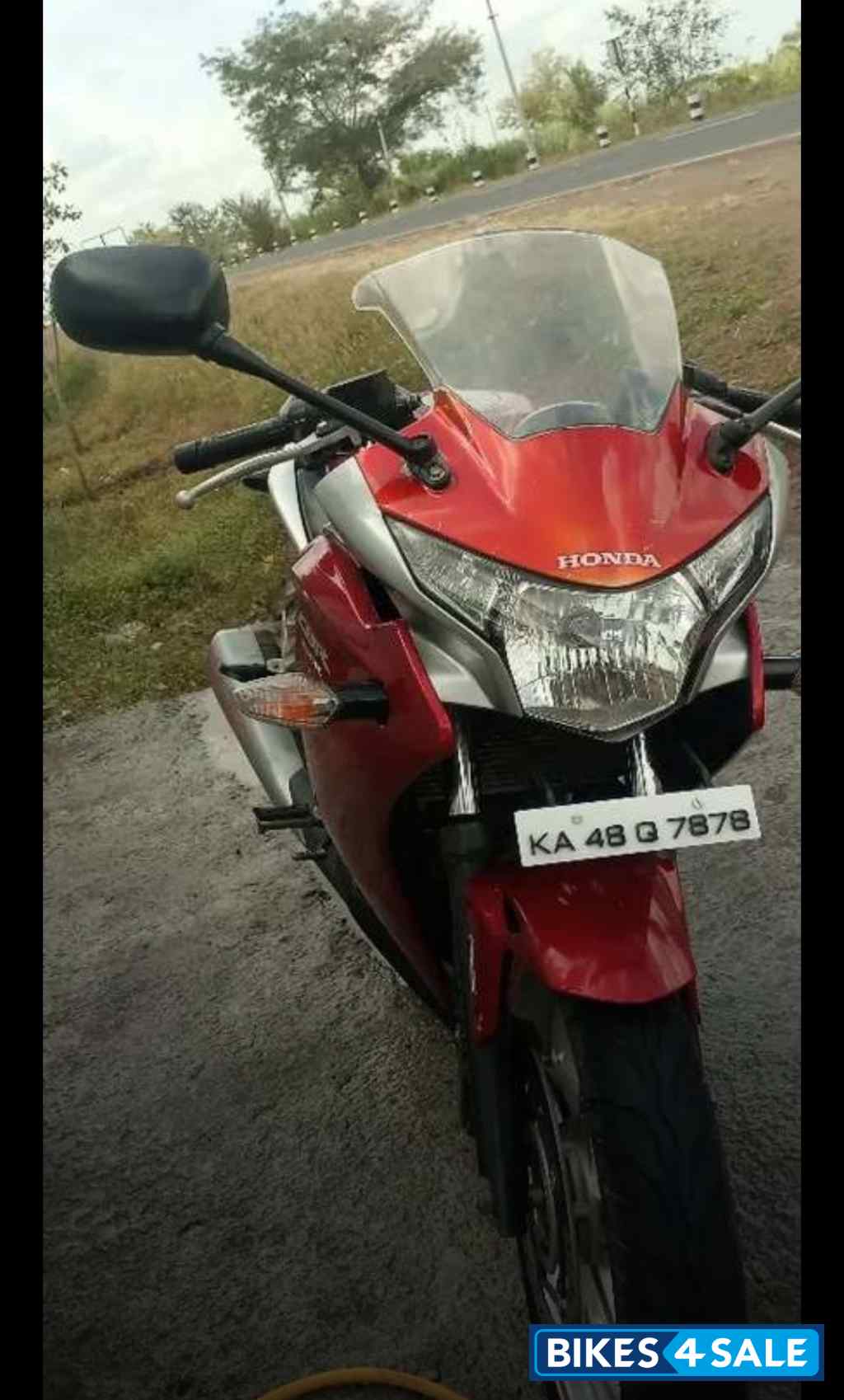 Red Honda CBR 250R