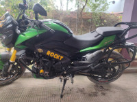 Green Bajaj Dominar 400 Disc