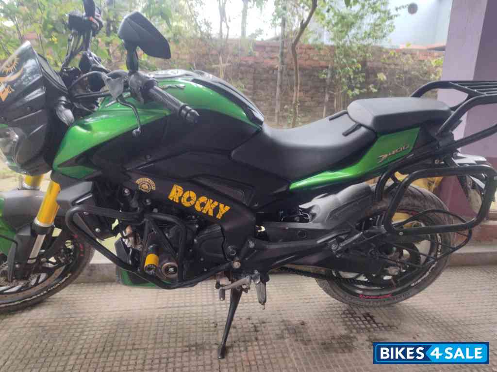 Green Bajaj Dominar 400 Disc