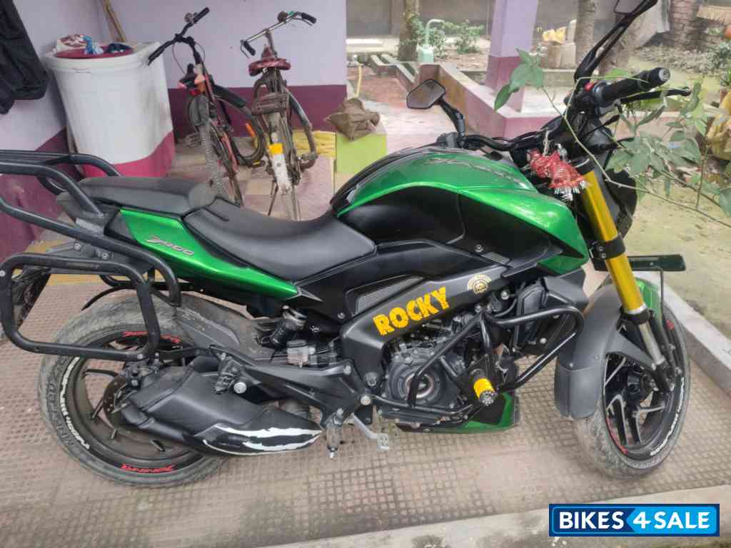 Green Bajaj Dominar 400 Disc