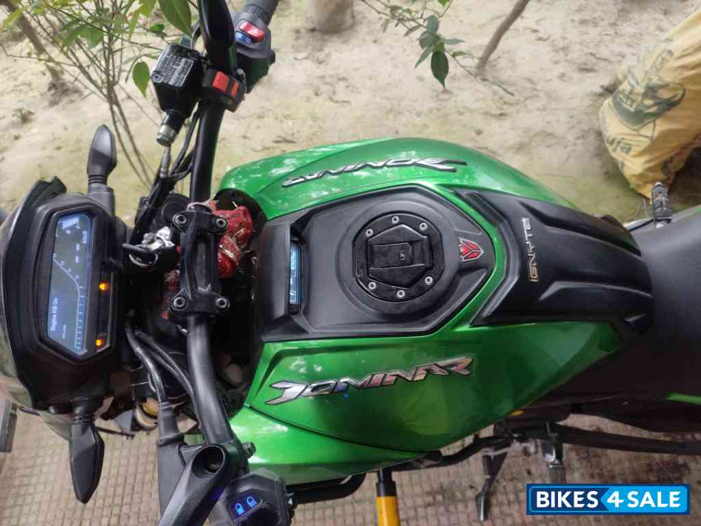 Green Bajaj Dominar 400 Disc