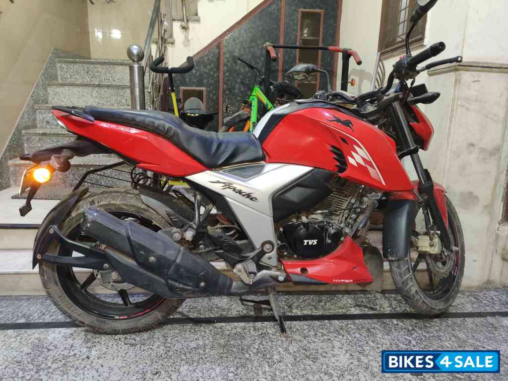 TVS Apache RTR 160 4V BS6