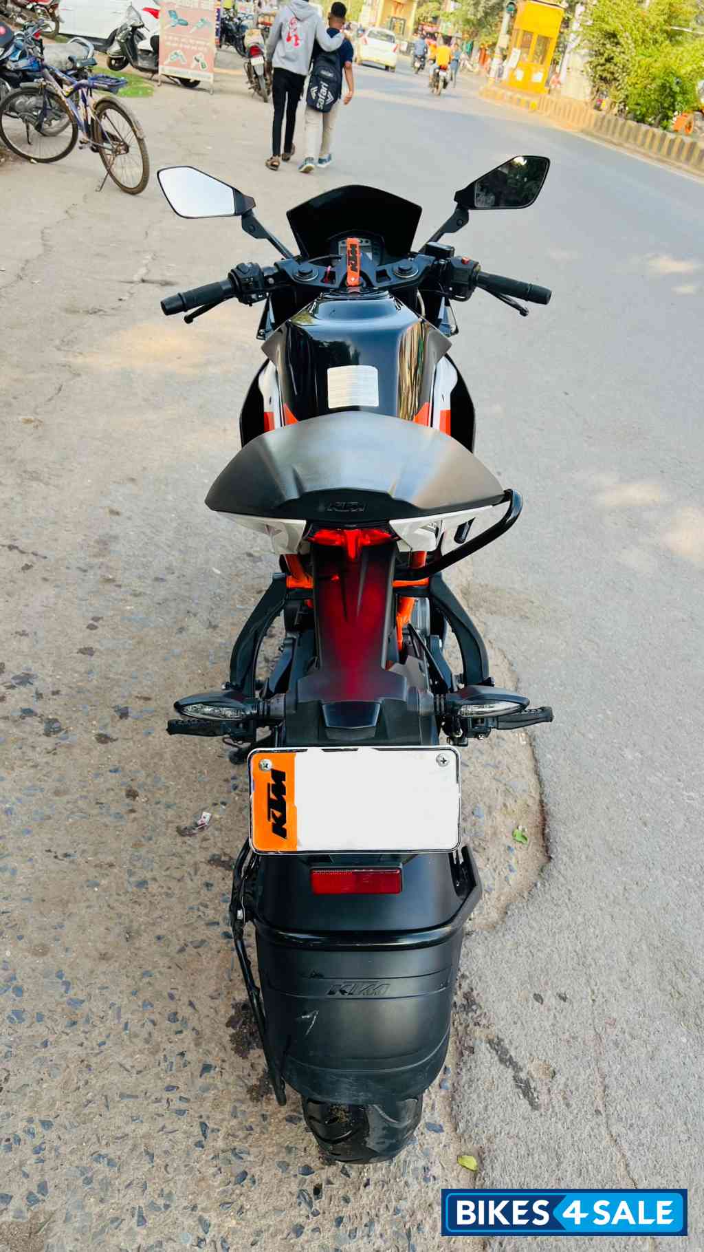 Black KTM RC 200