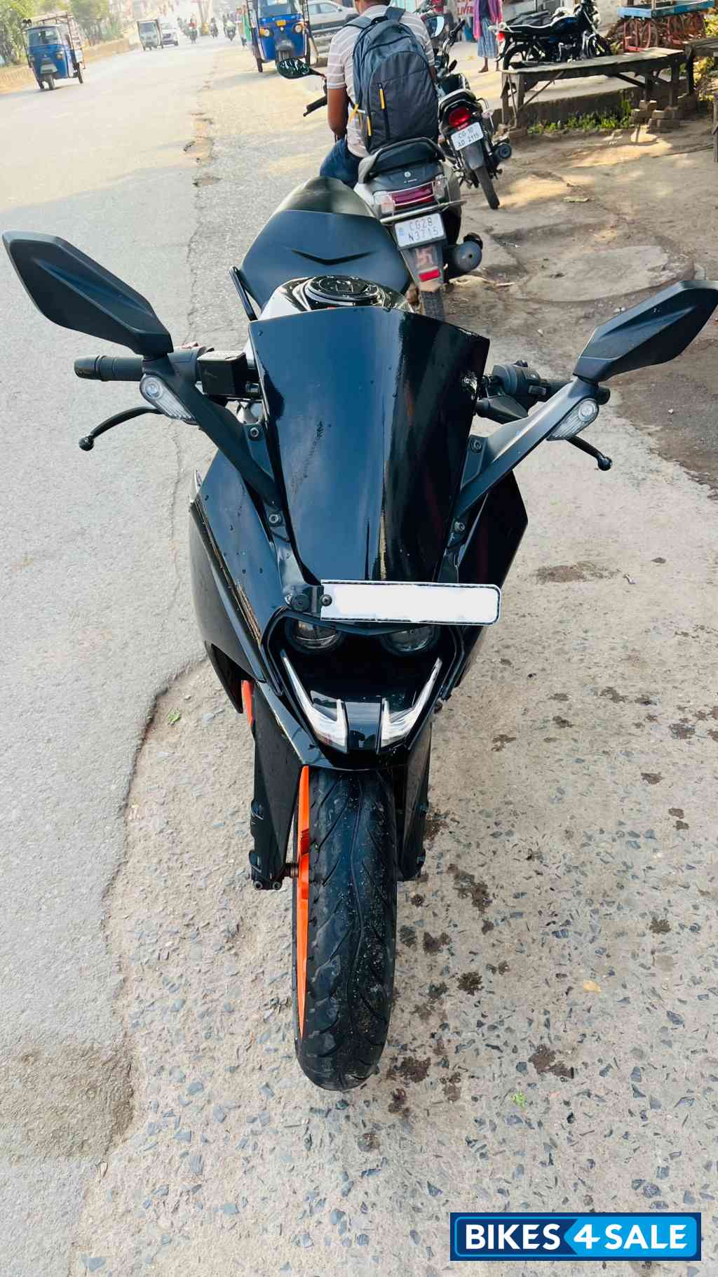 Black KTM RC 200