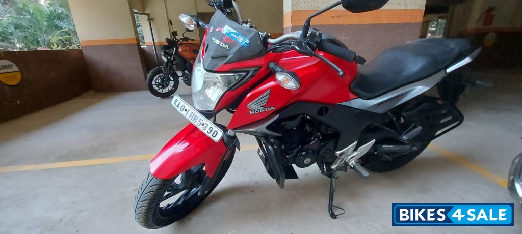 Honda CB Hornet 160R ABS