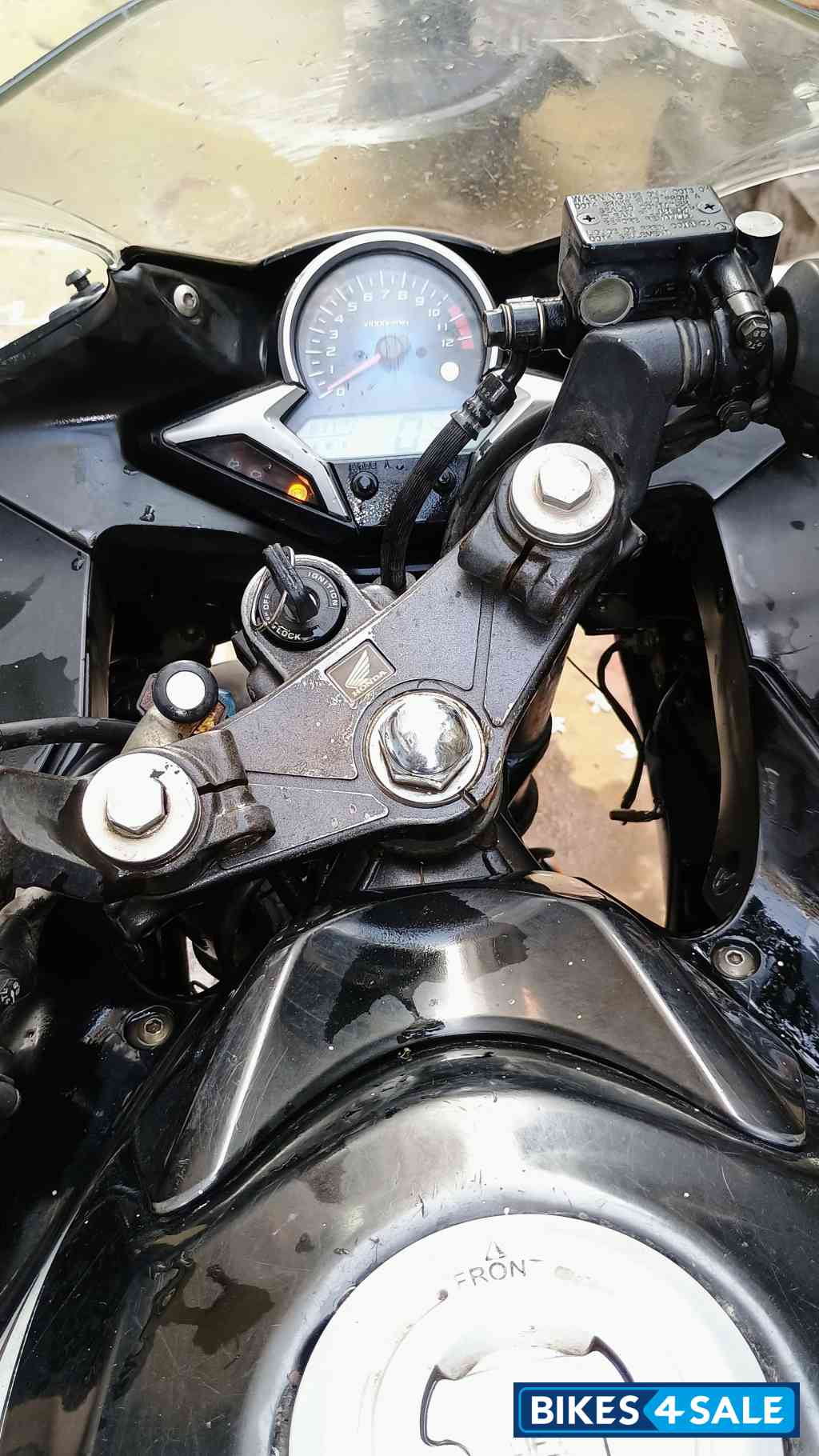 Black Honda CBR 250R
