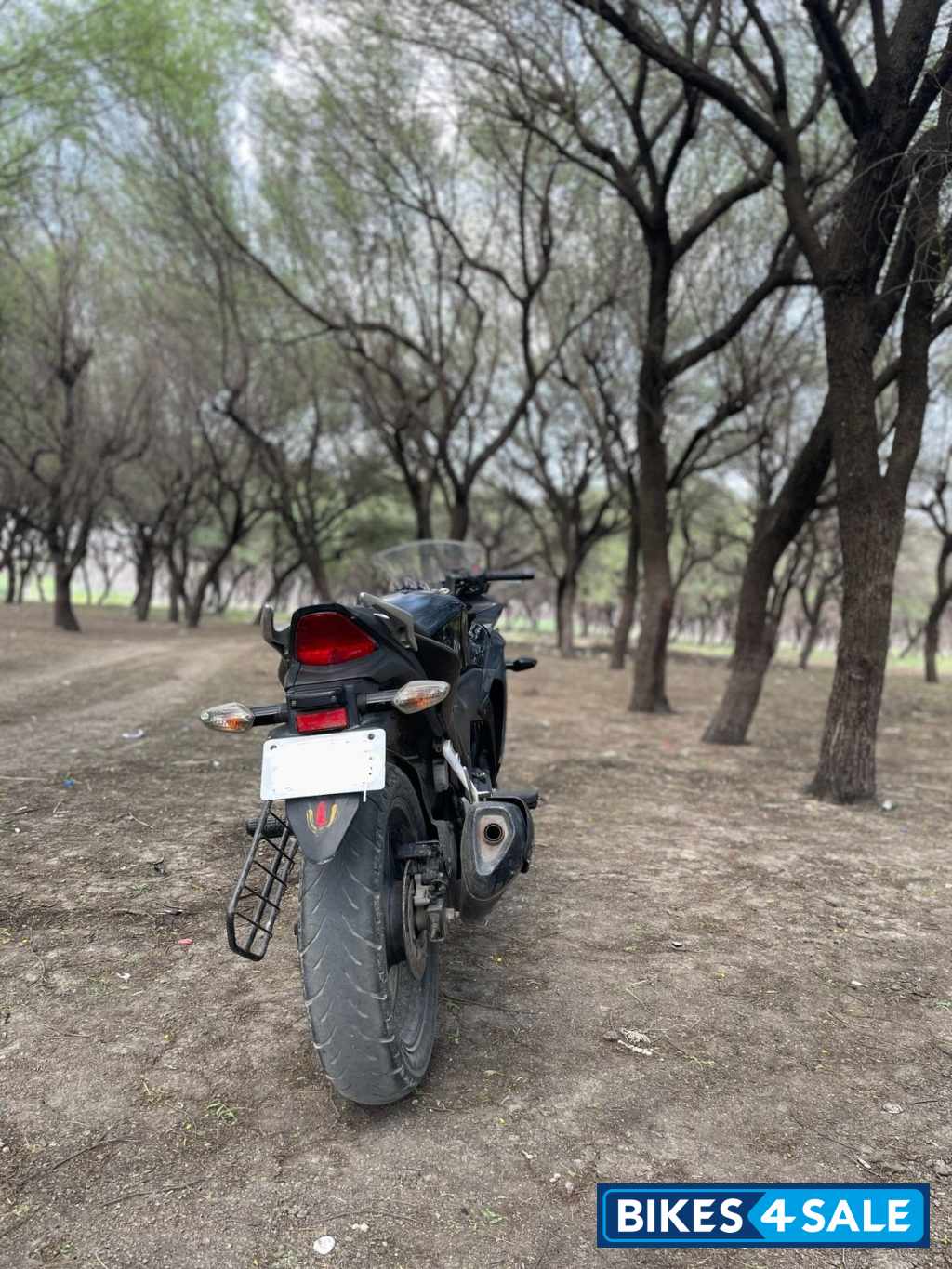 Black Honda CBR 250R