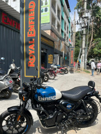 Retro Blue Royal Enfield Hunter 350 Retro