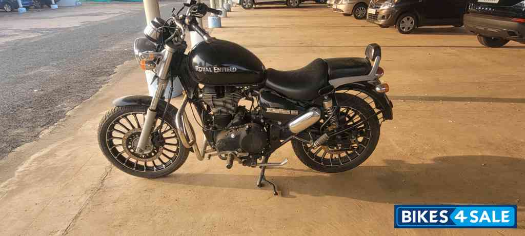 Black Royal Enfield Thunderbird 500