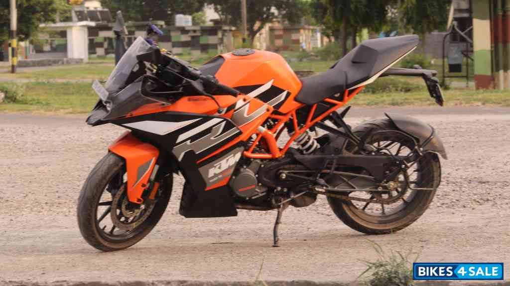 Electronic Orange KTM RC 200 Electronic Orange KTM RC 200