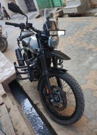 Silver Yezdi Adventure Gloss