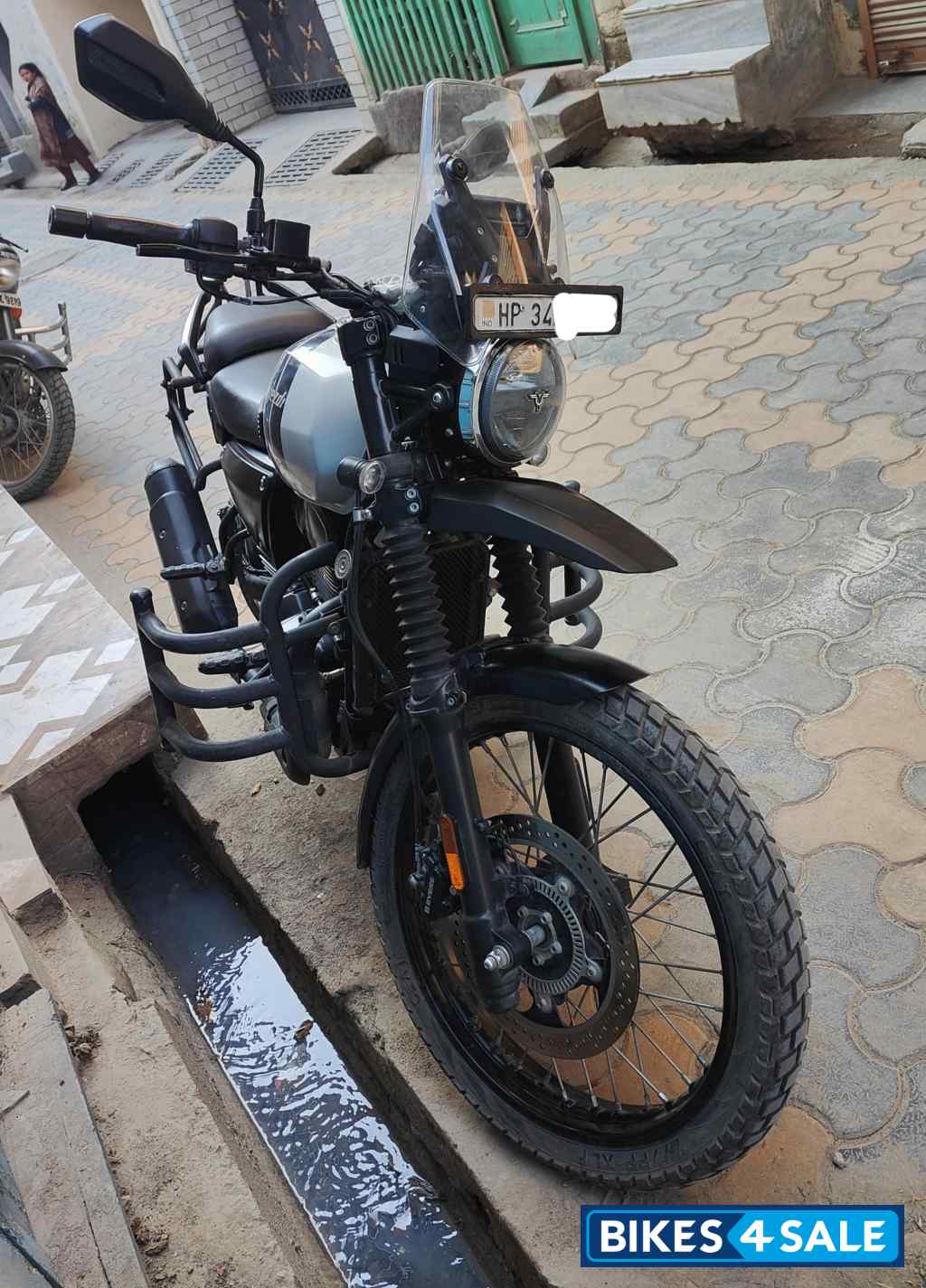 Silver Yezdi Adventure Gloss