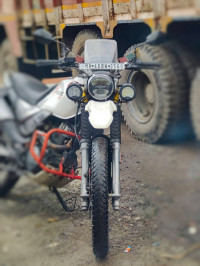 Pearl White Hero XPulse 200