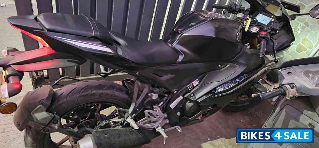Yamaha R15 V4