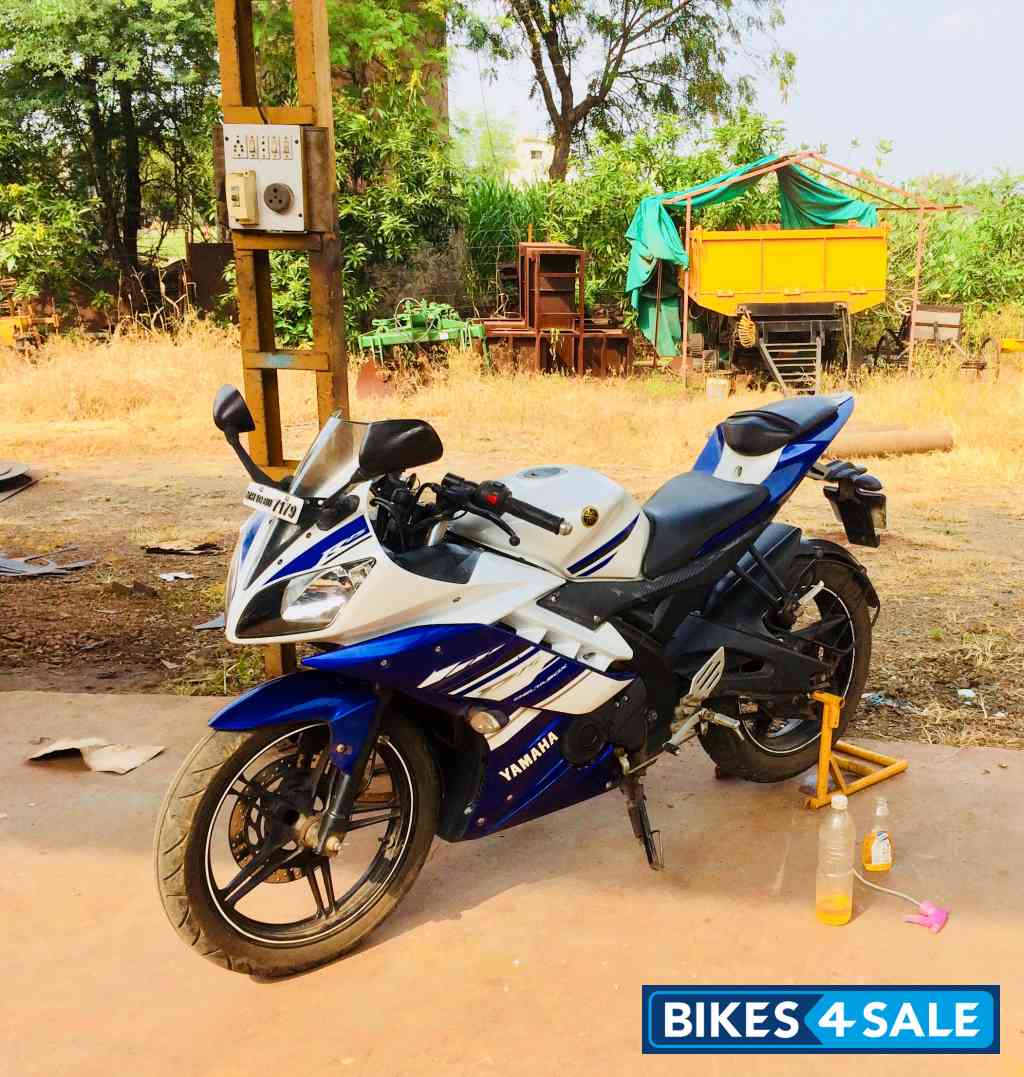 Blue Yamaha YZF R15 V2
