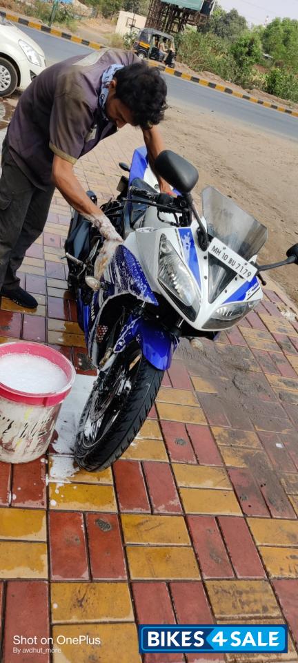 Blue Yamaha YZF R15 V2