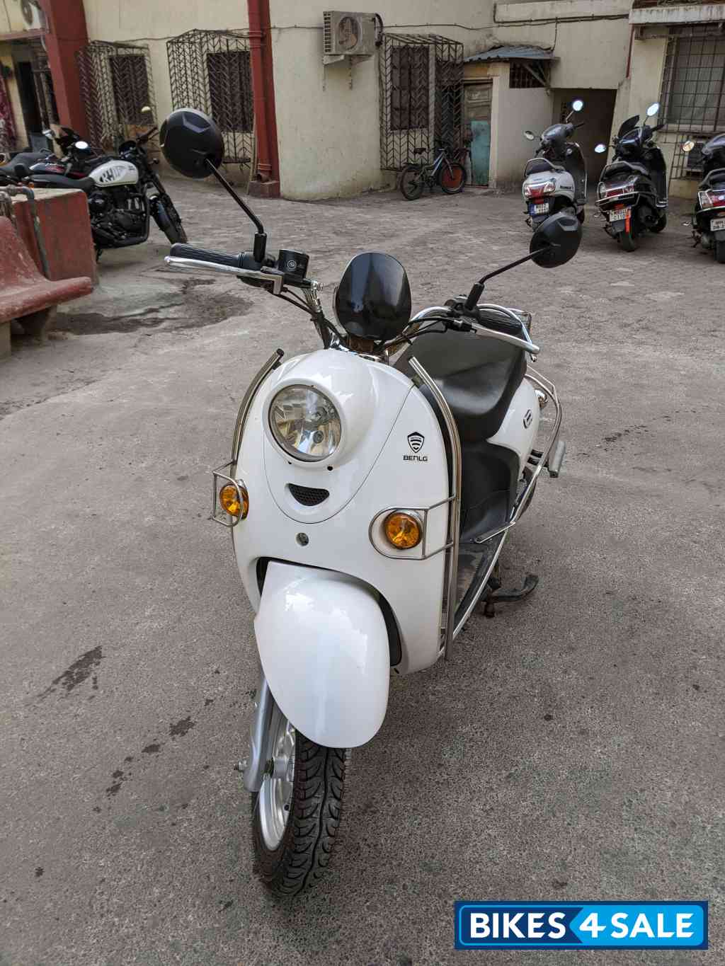 White Benling Kriti Lithium Ion