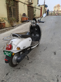 White Benling Kriti Lithium Ion