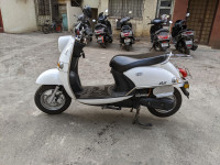 White Benling Kriti Lithium Ion