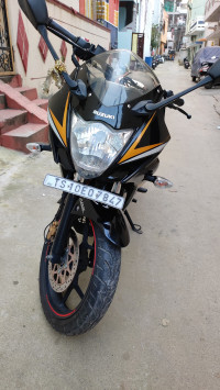 Black / Yellow Suzuki Gixxer SF Fi