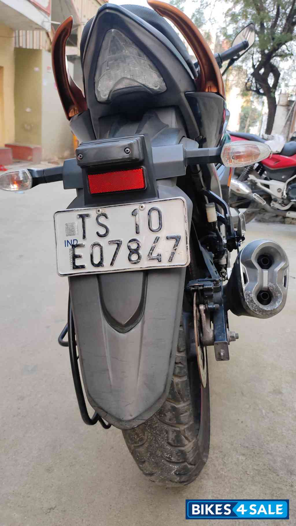 Black / Yellow Suzuki Gixxer SF Fi